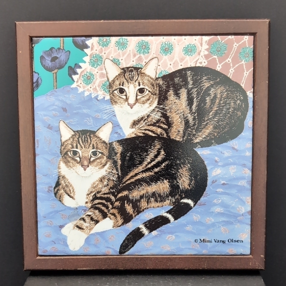 VGT,Avon 1989 Framed Trivet, Features 2 Tabby Cats.